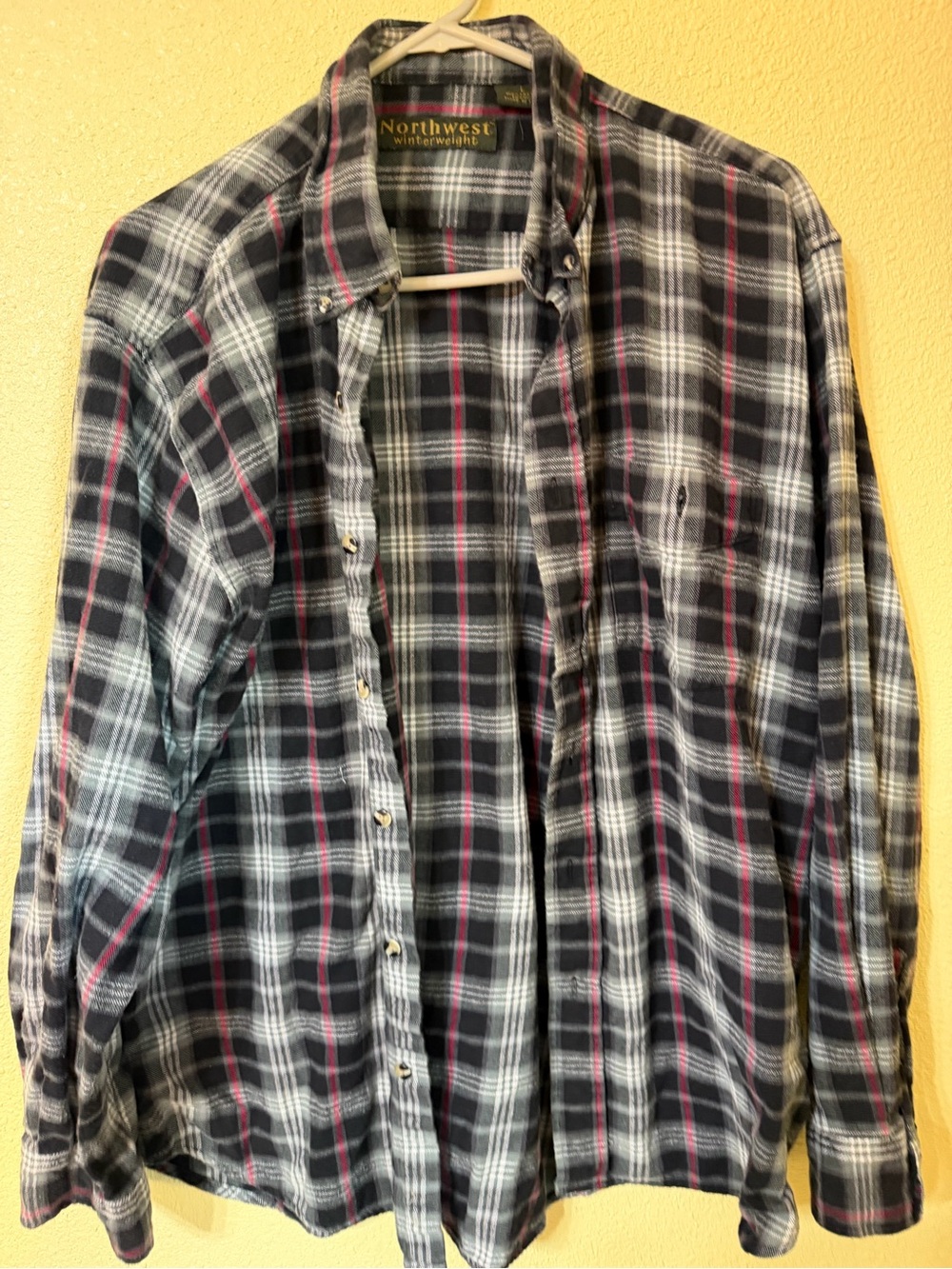 Northwest Men’s Black, Gray & Pink Plaid Button-Down Shirt